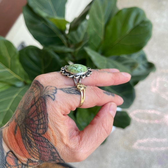 Incredible lime green turquoise ring - Picture 7 of 9